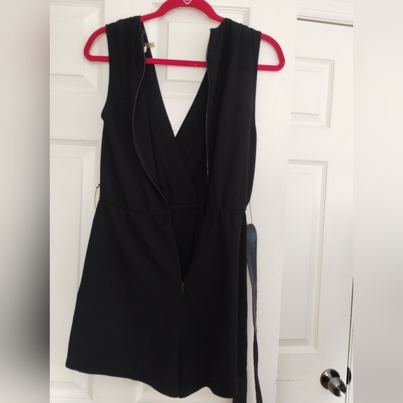 Alice + Olivia Black Sleeveless Romper 2 - Picture 3 of 10
